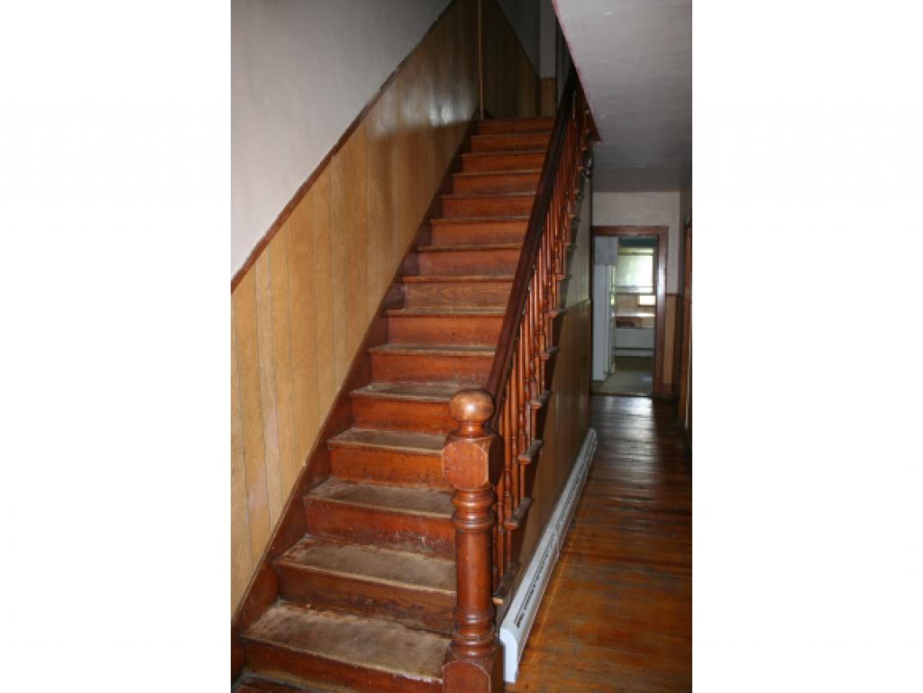 89 Cross Street Newport, VT 05855 - Photo 4 of 7 Gallery Image 4