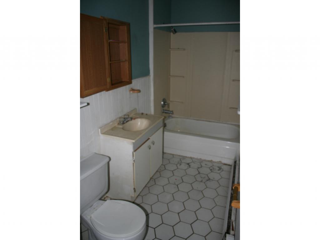 89 Cross Street Newport, VT 05855 - Photo 5 of 7 Gallery Image 5