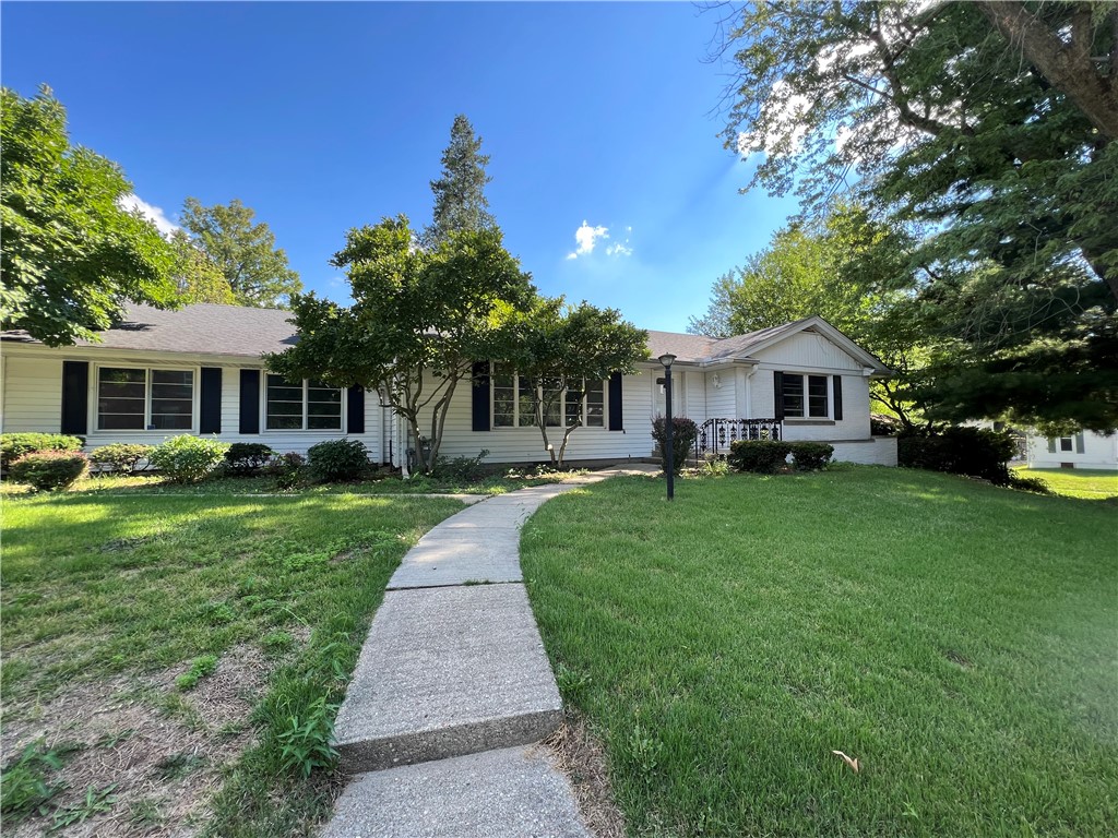 3 Ewing Place Decatur, IL 62522 - Photo 2 of 27