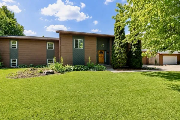 $425,000 | 724 Crist Road, Beloit, WI 53511