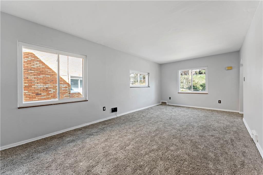 569 Loretto Road Pittsburgh, PA 15217 - Photo 6 of 30