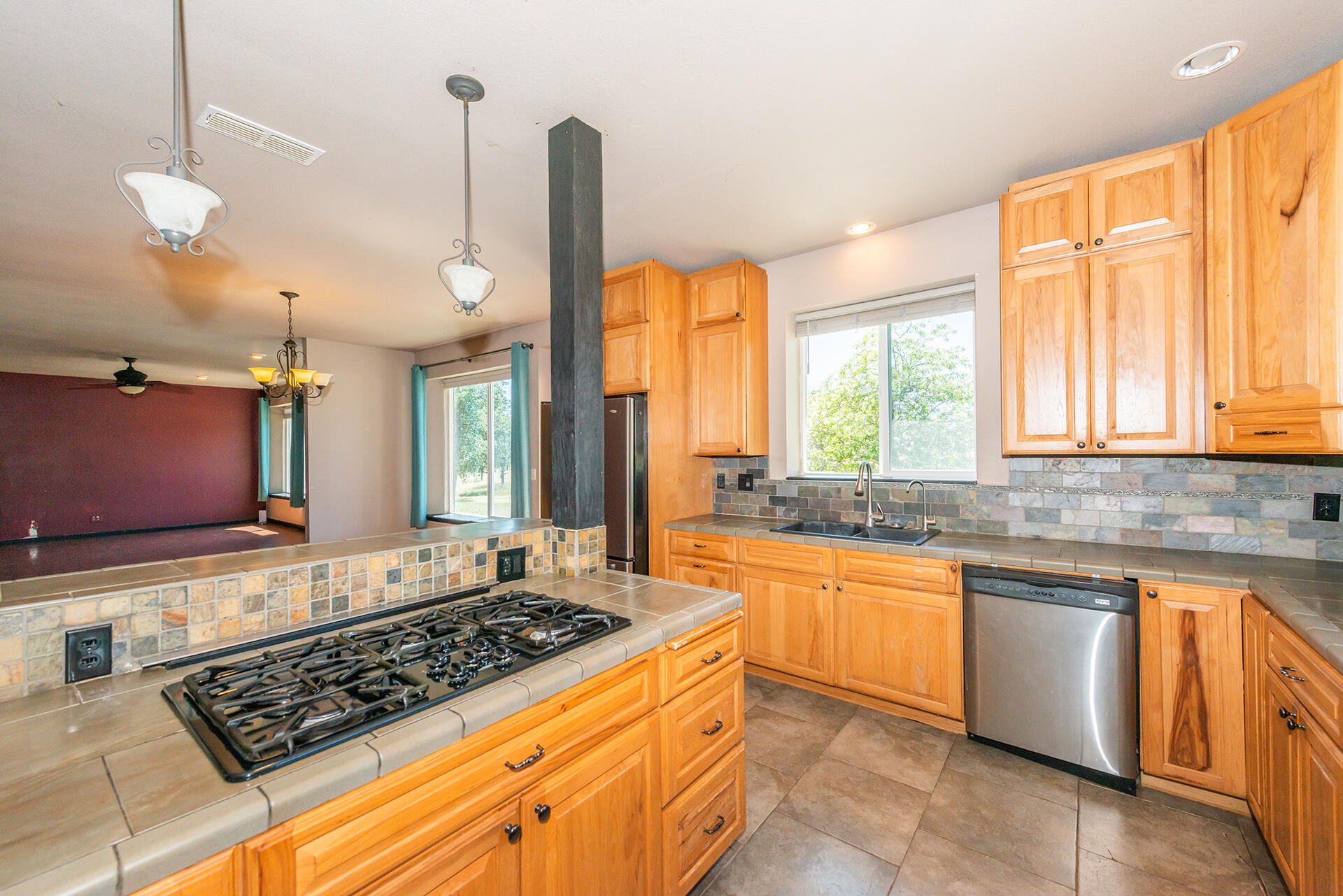13575 Gas Point Road Igo, CA 96047 - Photo 18 of 59 Kitchen