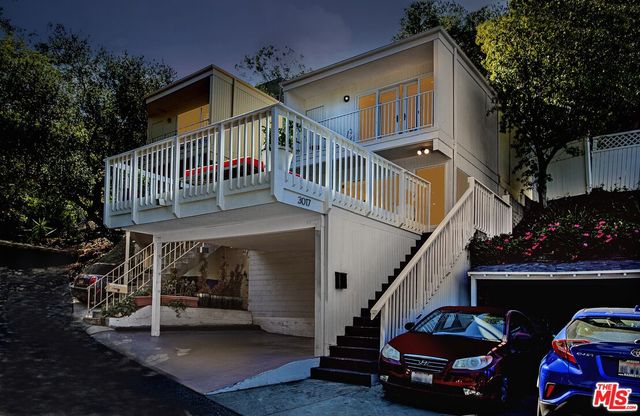 $4,695 | 3017 Valevista Trail, Los Angeles, CA 90068