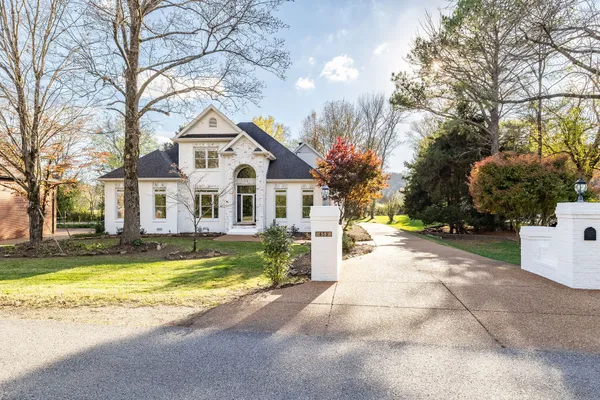 $895,000 | 458 Harpeth Meadows Drive, Kingston Springs, TN 37082
