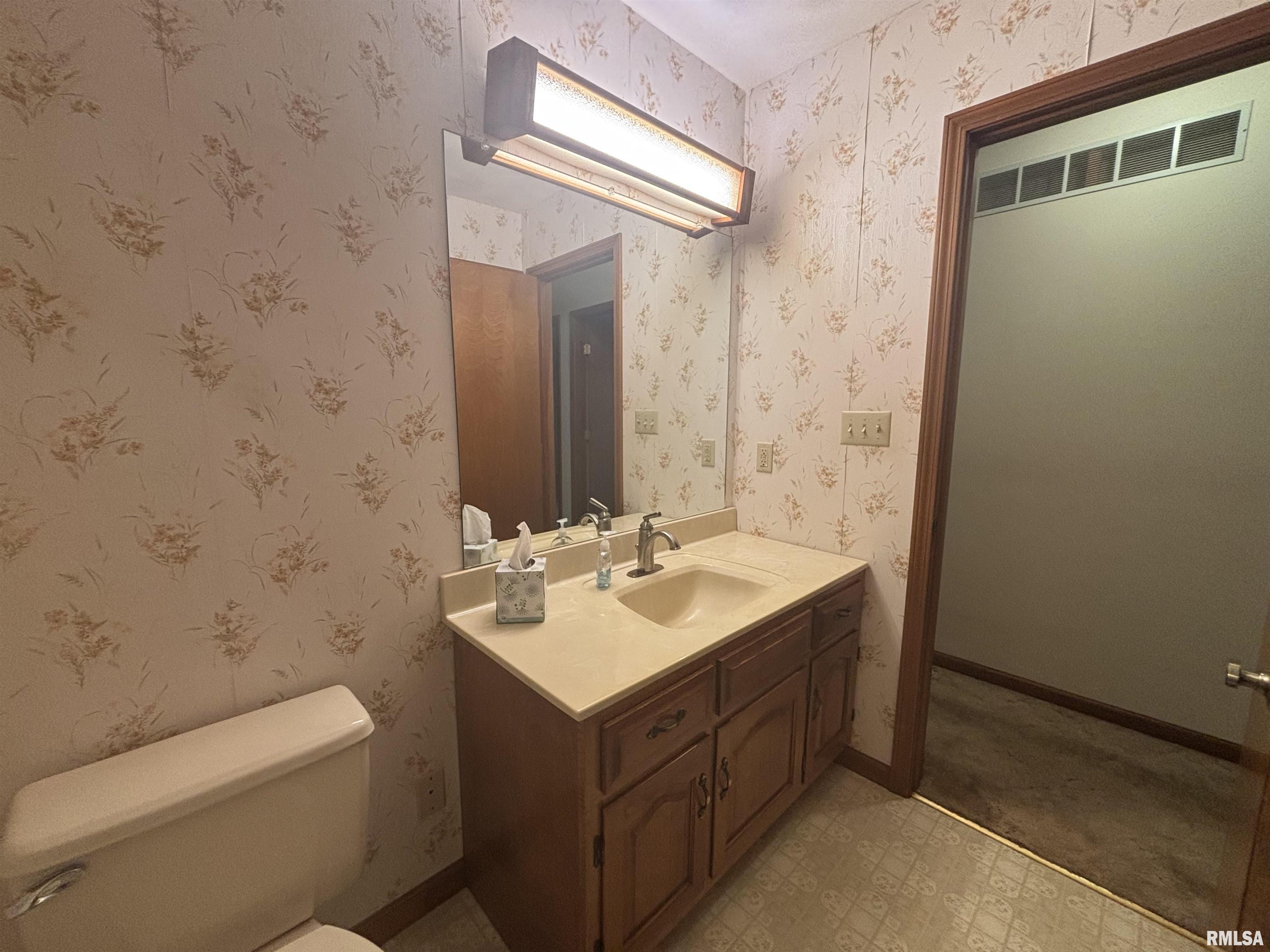 2524 Winfield Drive Springfield, IL 62704 - Photo 18 of 32