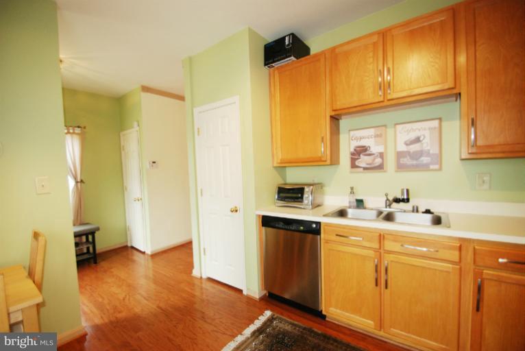306 Assembly Point Court Odenton, MD 21113 - Photo 12 of 30 Kitchen