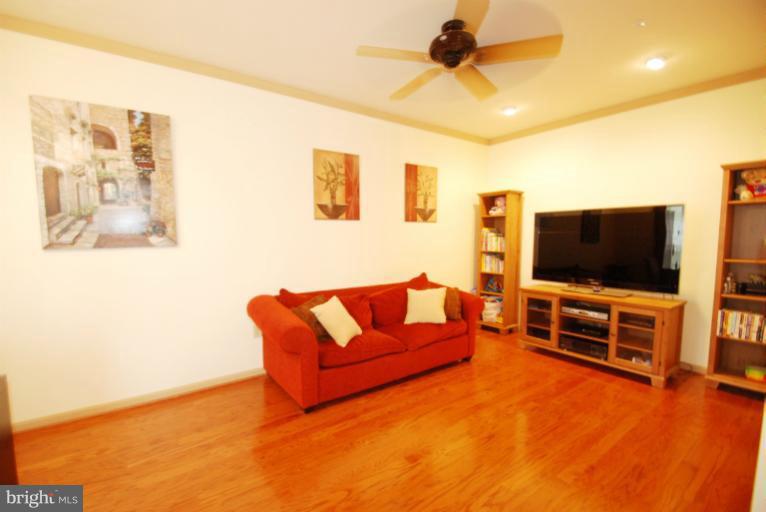 306 Assembly Point Court Odenton, MD 21113 - Photo 16 of 30 Living Room