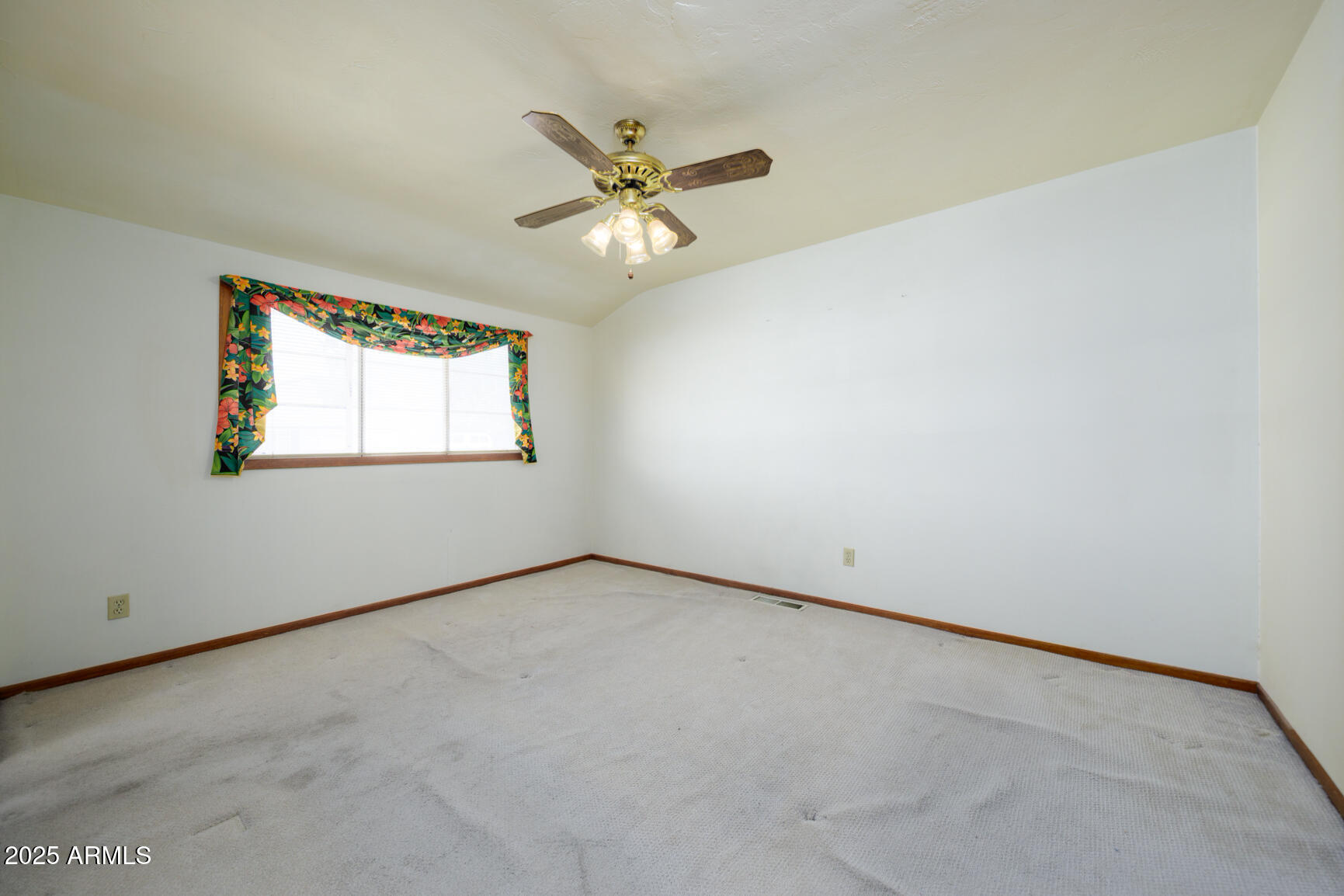1809 West State Avenue Phoenix, AZ 85021 - Photo 10 of 22 Primary bedroom