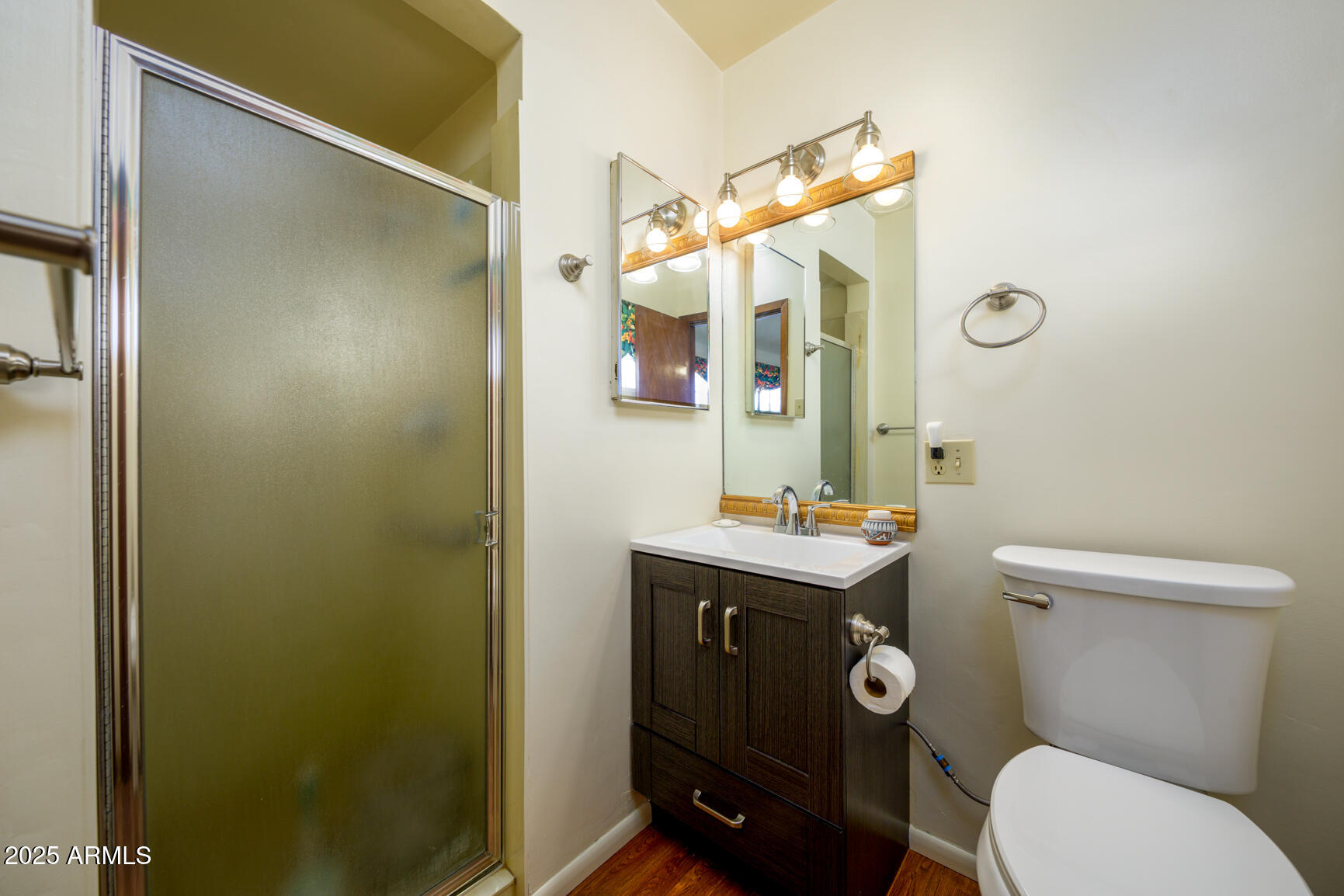 1809 West State Avenue Phoenix, AZ 85021 - Photo 11 of 22 Primary bath