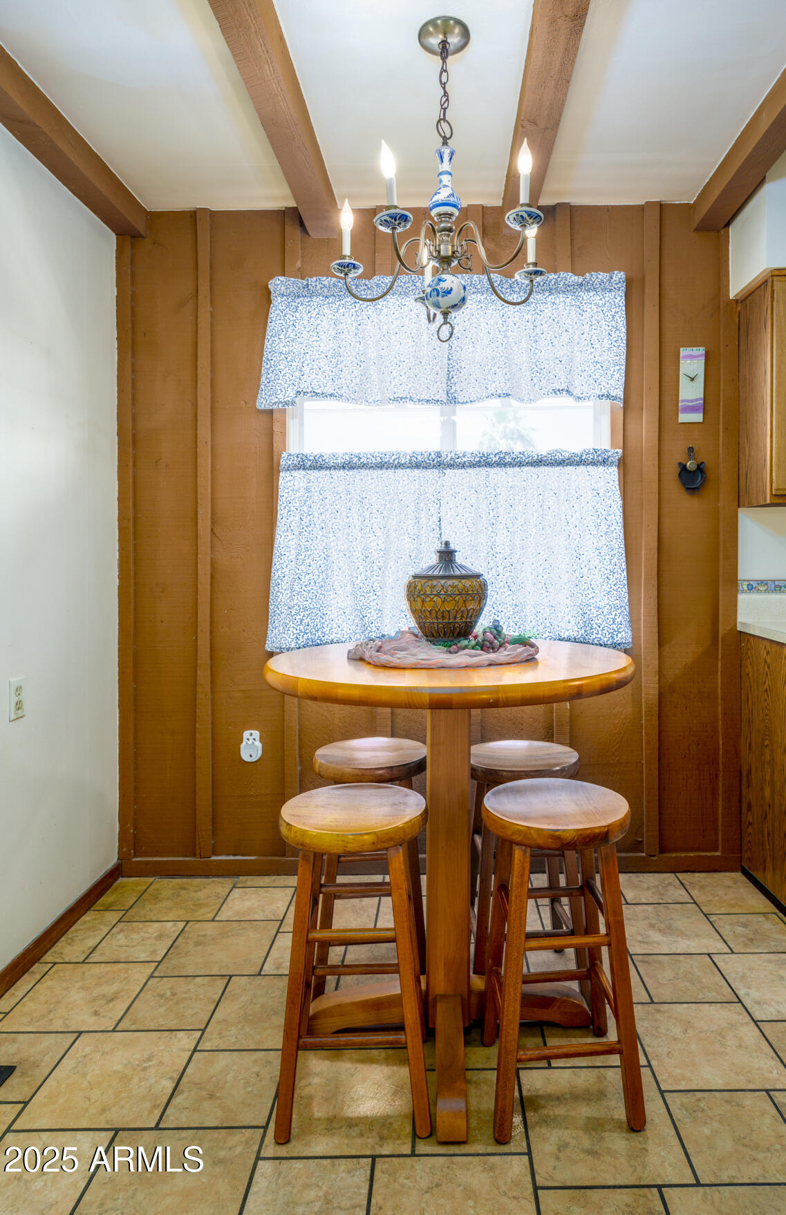 1809 West State Avenue Phoenix, AZ 85021 - Photo 9 of 22 Breakfast nook