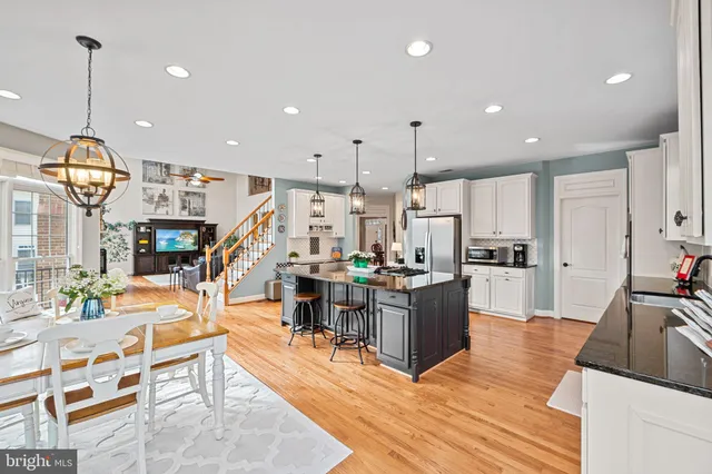 $1,325,000 | 43423 Mountcastle Drive, Chantilly, VA 20152