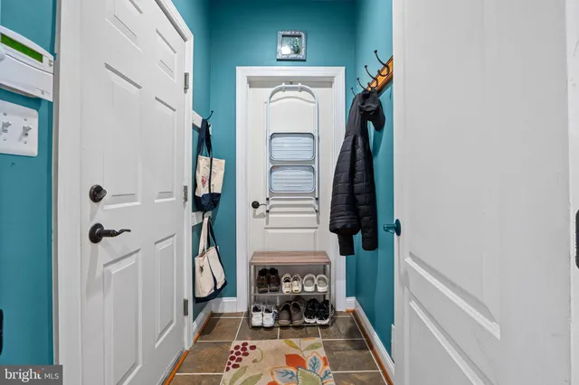 $1,325,000 | 43423 Mountcastle Drive, Chantilly, VA 20152