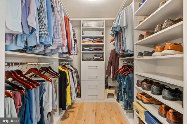 $1,325,000 | 43423 Mountcastle Drive, Chantilly, VA 20152