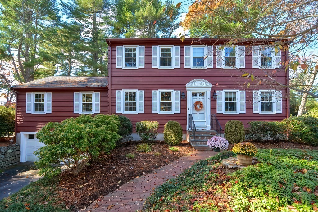 9 Warwick Road Franklin, MA 02038 - Photo 3 of 41 Gallery Image 3