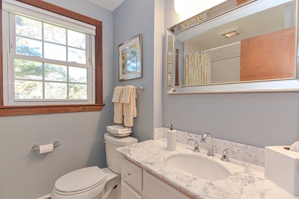 9 Warwick Road Franklin, MA 02038 - Photo 37 of 41 Gallery Image 37