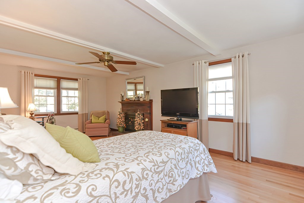 9 Warwick Road Franklin, MA 02038 - Photo 8 of 41 Gallery Image 8