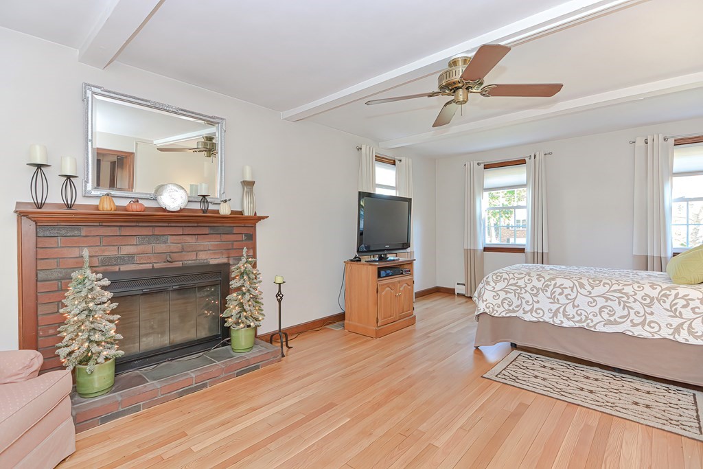 9 Warwick Road Franklin, MA 02038 - Photo 9 of 41 Gallery Image 9