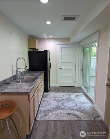 $2,100 | 9807 Northeast 124th Street, Unit 204, Kirkland, WA 98034