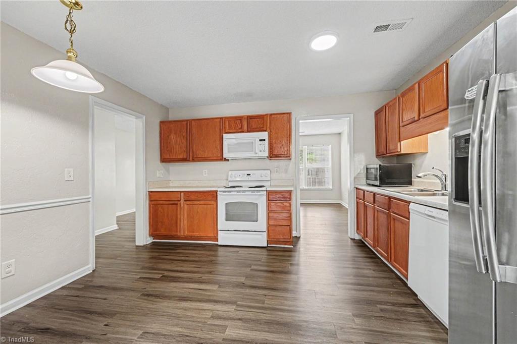 VIRTUALLY STAGED, Dining Room
