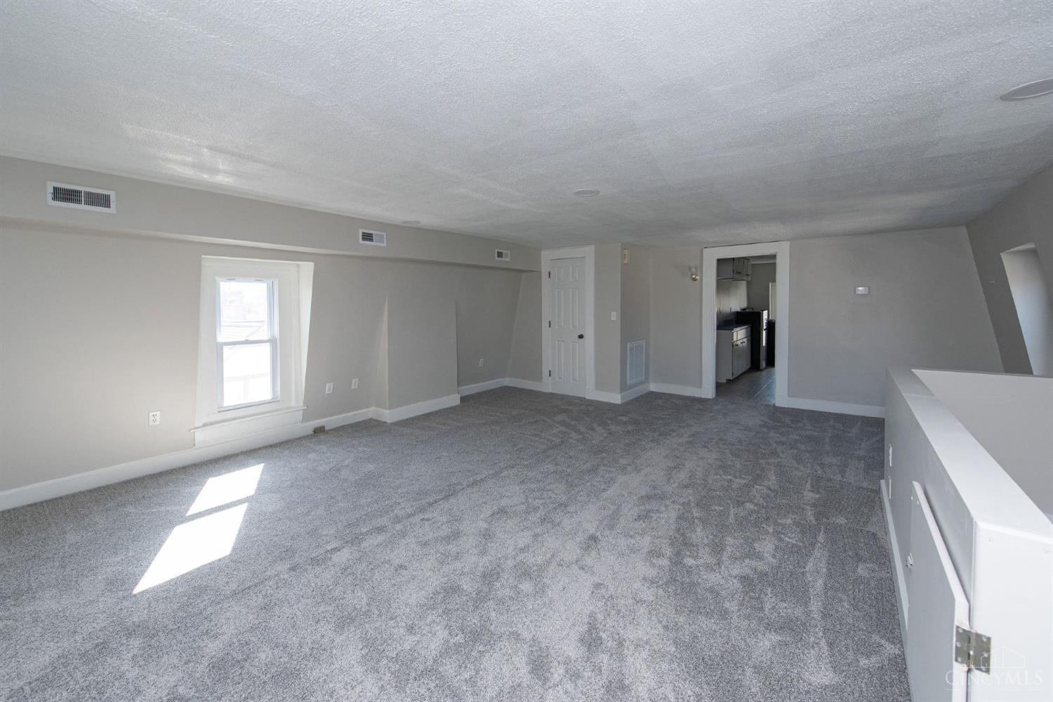 1743 Compton Road Cincinnati, OH 45231 - Photo 29 of 37 unit 3
