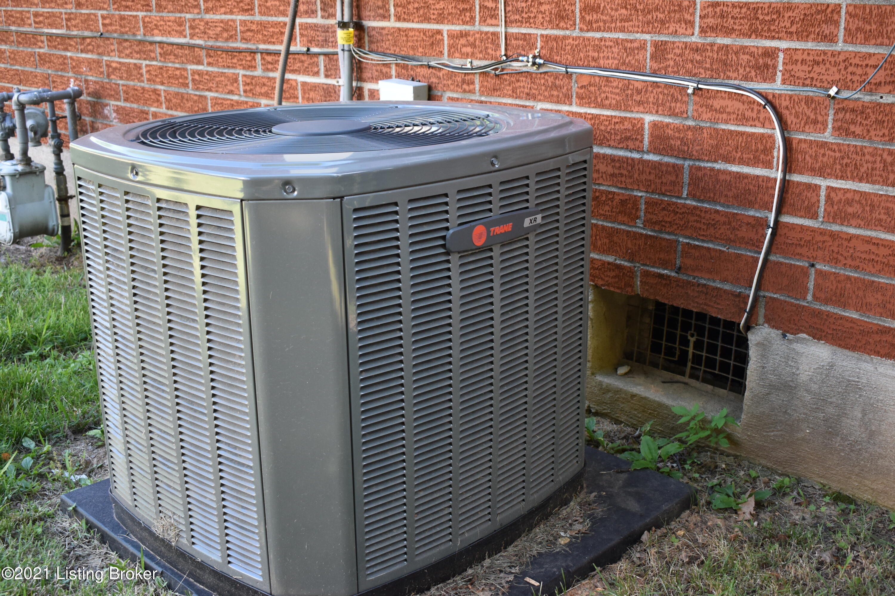 10207 Rod N Reel Road Louisville, KY 40229 - Photo 12 of 25 Trane AC unit only a few months old!