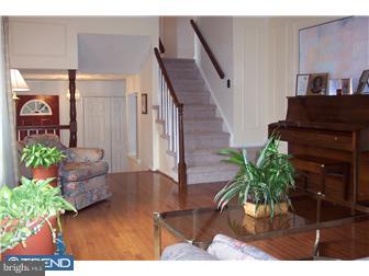 111 Pine Valley Road Delran, NJ 08075 - Photo 3 of 7 Living Room