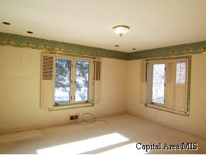 60 East Hazel Dell Lane Springfield, IL 62712 - Photo 7 of 9 Gallery Image 7