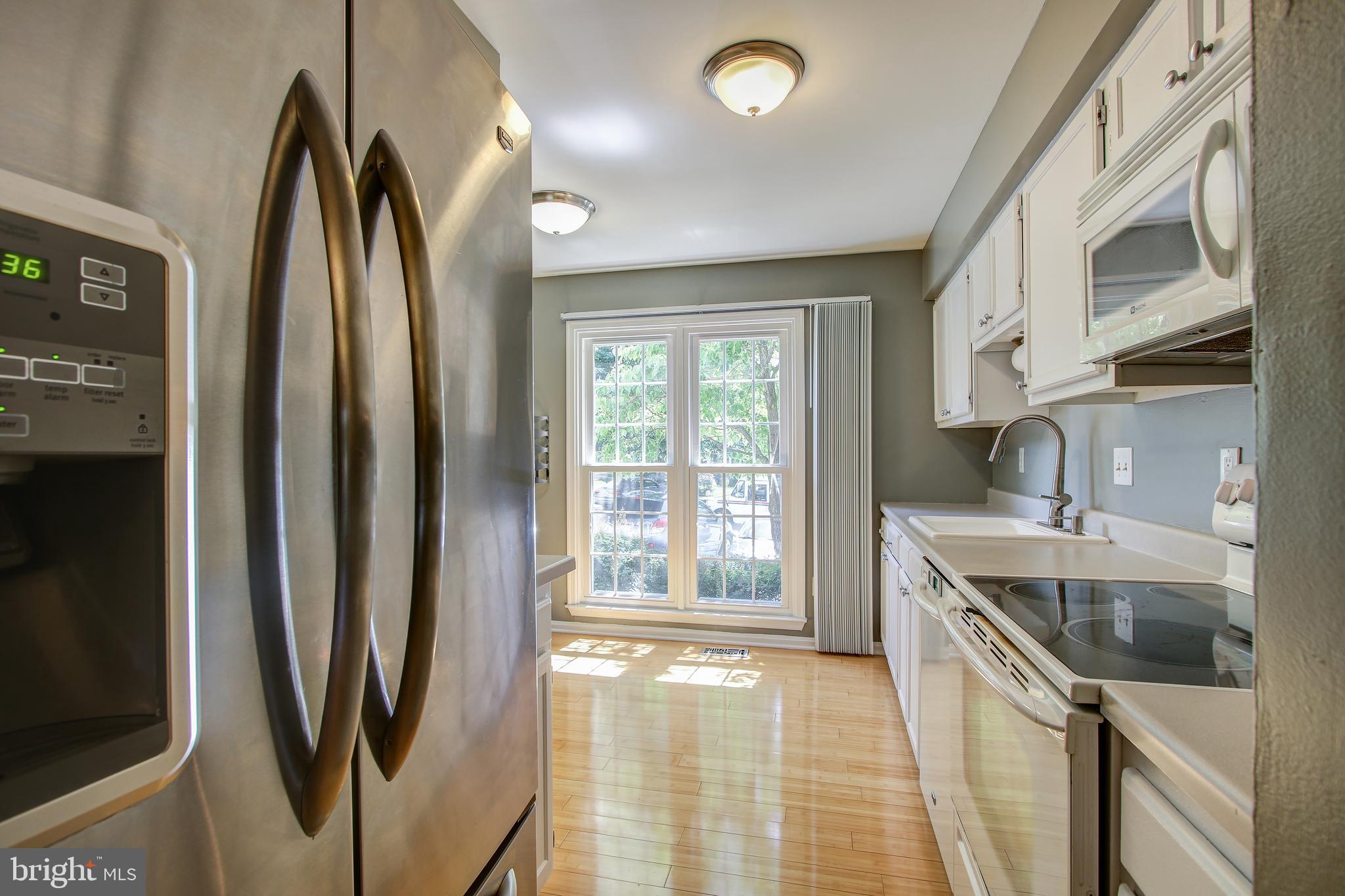 206 Finale Terrace Silver Spring, MD 20901 - Photo 7 of 31 Beautiful, functional kitchen