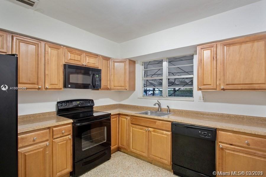 321 Southwest 20th Road Miami, FL 33129 - Photo 3 of 10