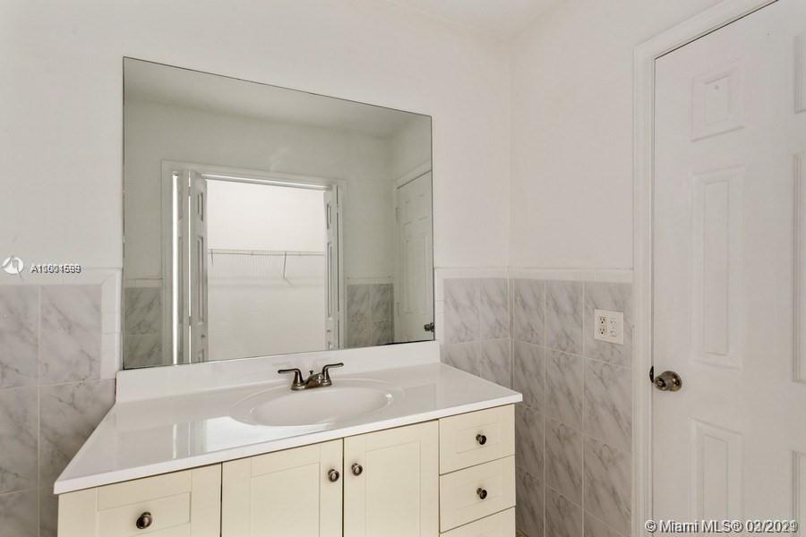 321 Southwest 20th Road Miami, FL 33129 - Photo 7 of 10