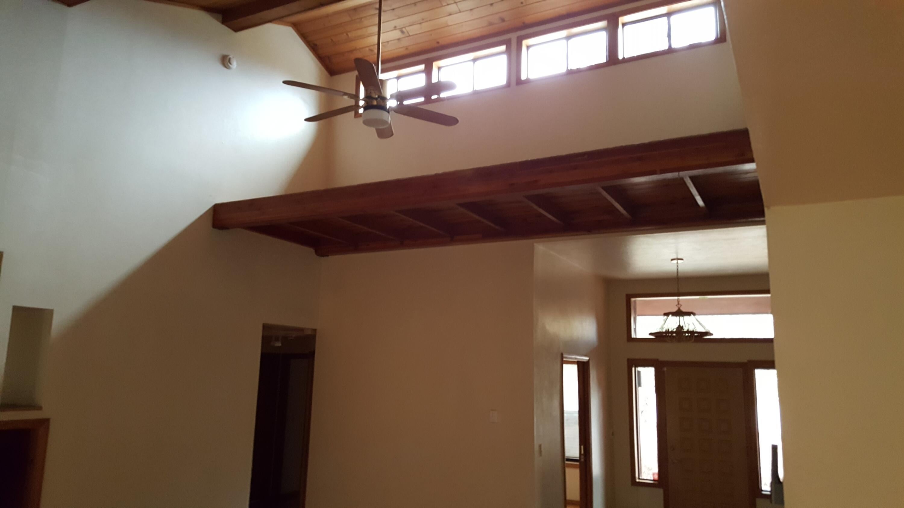 333 Sunset Beach Road Klamath Falls, OR 97601 - Photo 8 of 27 333 Sunset Beach Vaulted Ceilings