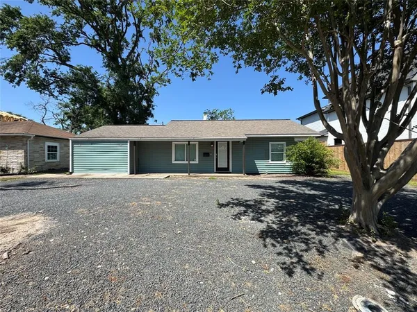 $2,100 | 6526 Westview Drive, Houston, TX 77055