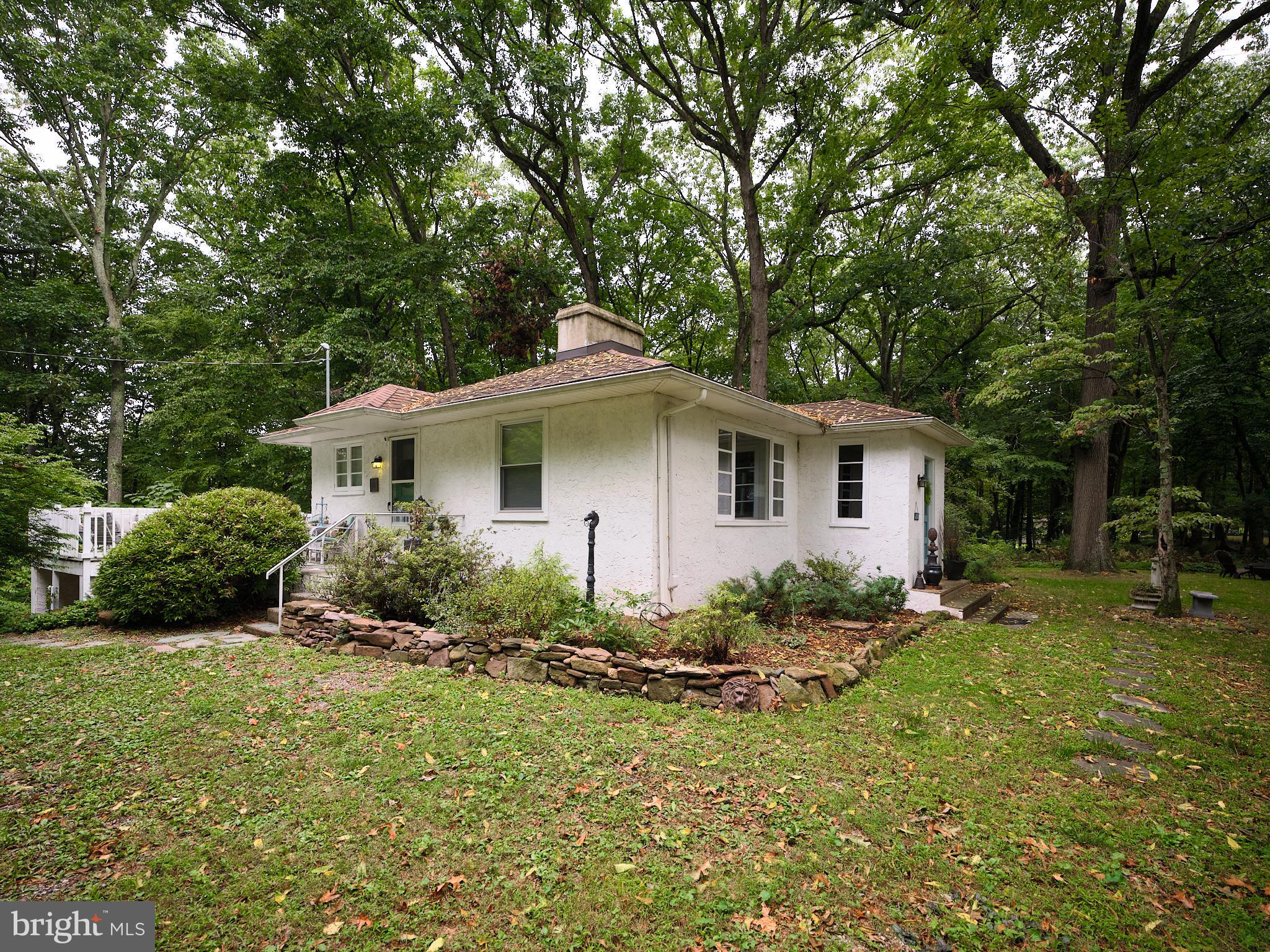 6832 Upper York Road New Hope, PA 18938 - Photo 3 of 25