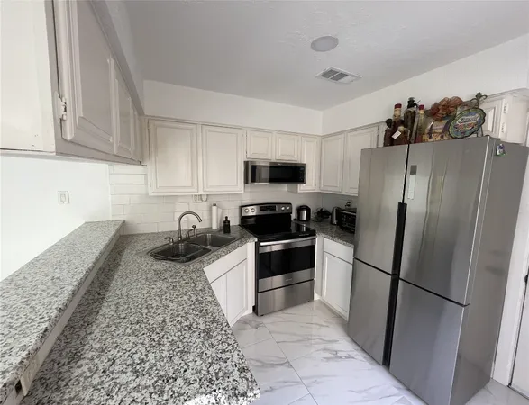 $1,550 | 12255 West Village Drive, Unit E, Houston, TX 77039