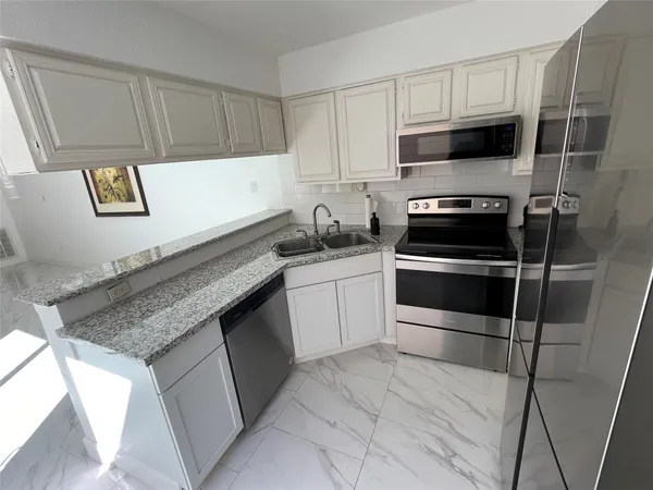 $1,800 | 12255 West Village Drive, Unit E, Houston, TX 77039