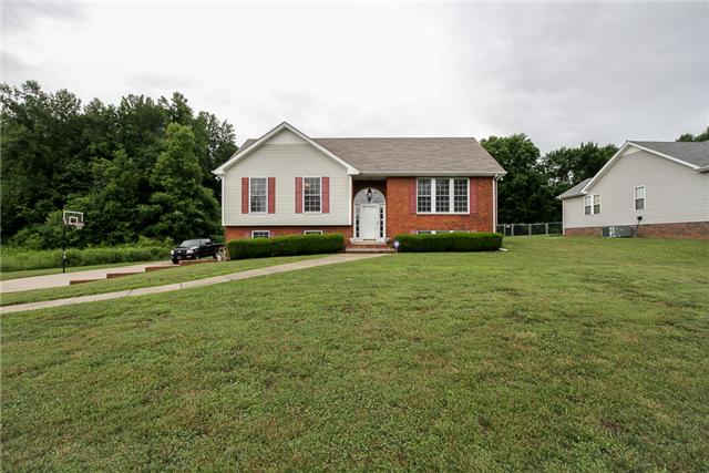 1025 Heatherwood Road Pleasant View, TN 37146 - Photo 3 of 20 Be sure to check out the virtual tour for more pictures and a walk through movie of the home. No HOA in Heatherwood. Roof 1 year old!