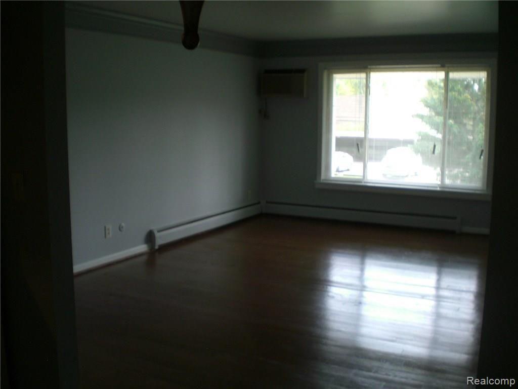 24111 Meridian Road, Unit 23 Grosse Ile, MI 48138 - Photo 4 of 11 CIMG2533.JPG
