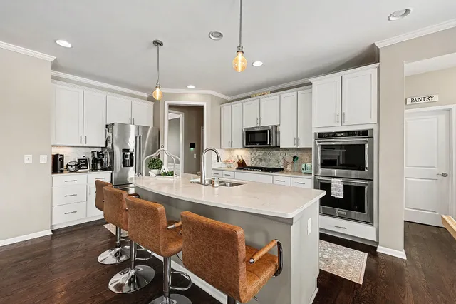 $659,900 | 16089 Diamante Drive, Macomb, MI 48044