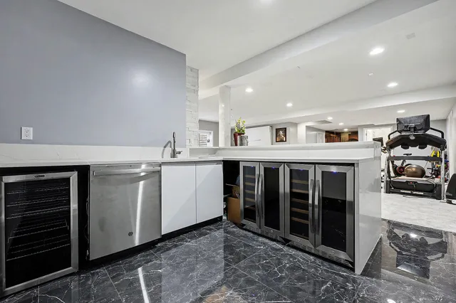 $659,900 | 16089 Diamante Drive, Macomb, MI 48044