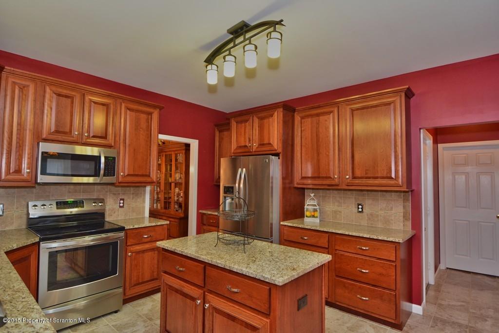 731 Laurel Road Mayfield, PA 18433 - Photo 2 of 81 Gallery Image 2