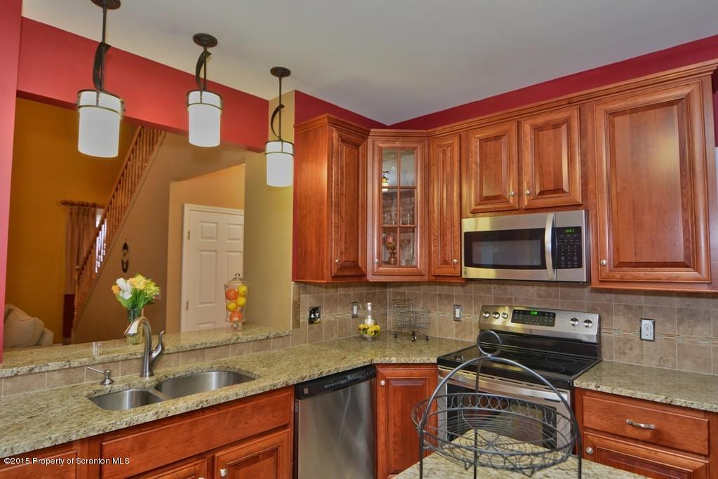 731 Laurel Road Mayfield, PA 18433 - Photo 6 of 81 Gallery Image 6