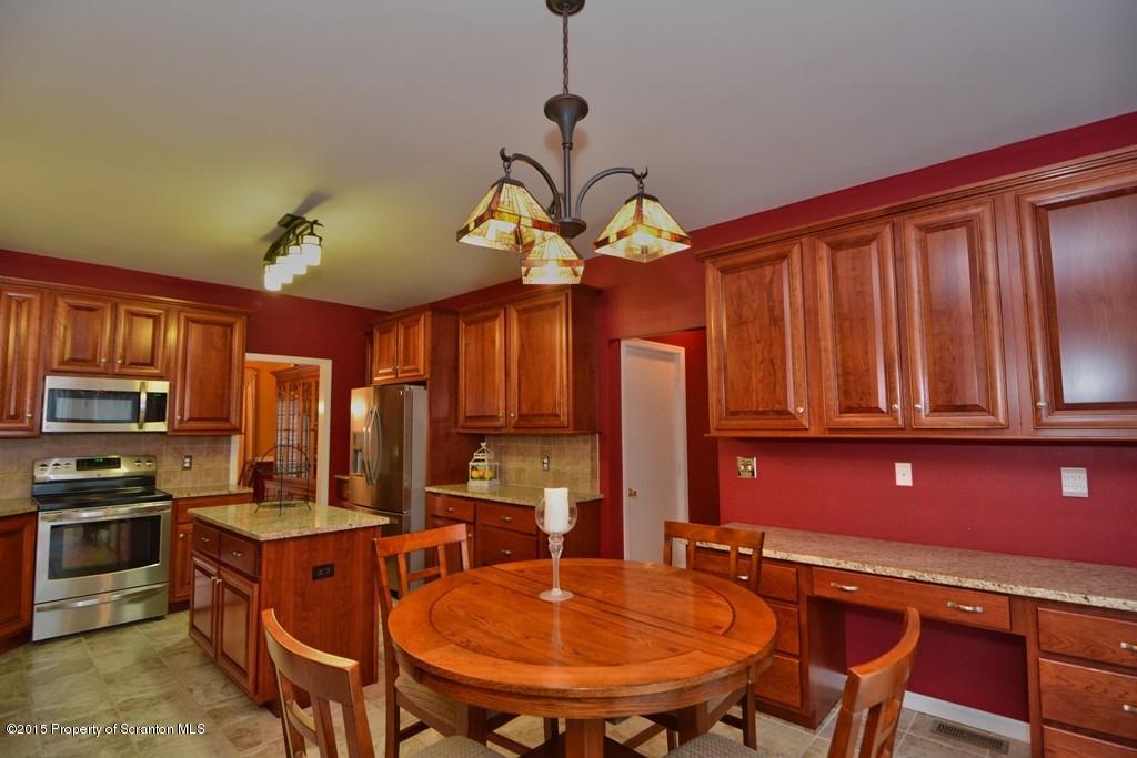 731 Laurel Road Mayfield, PA 18433 - Photo 8 of 81 Gallery Image 8