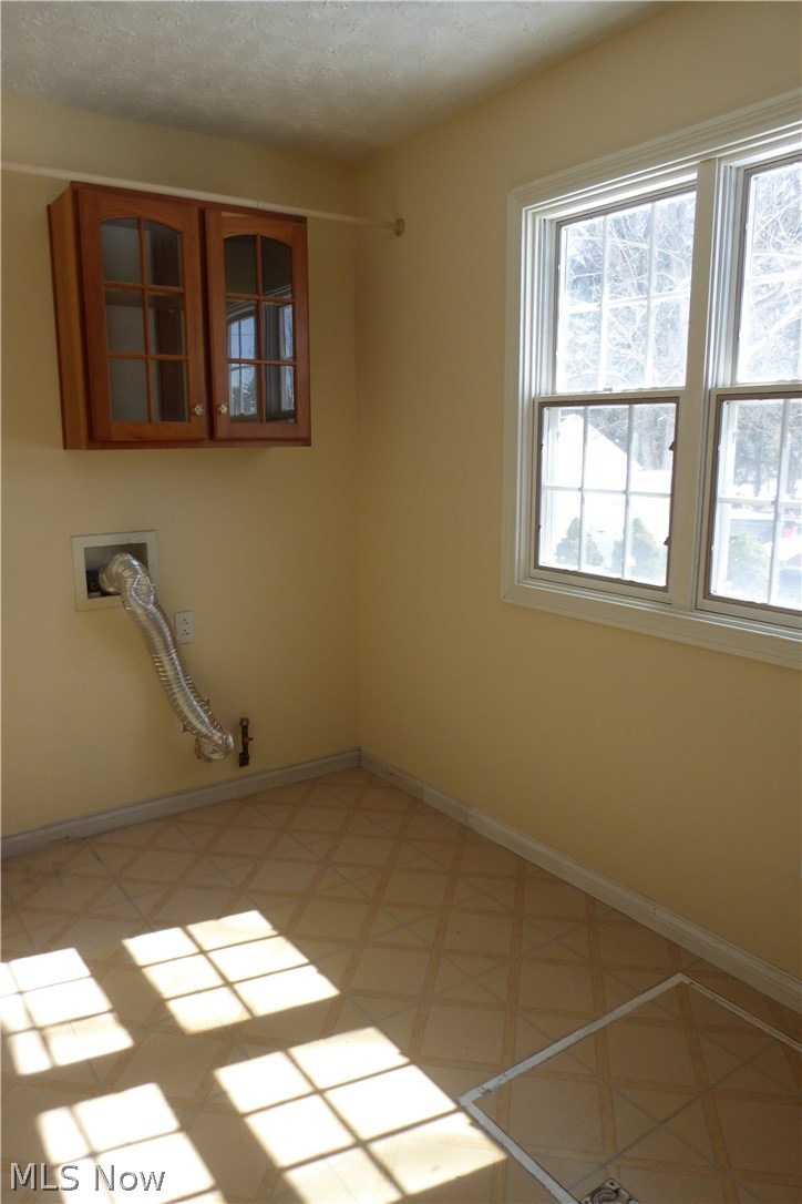 15421 Hemlock Point Road Chagrin Falls, OH 44022 - Photo 17 of 29 First Floor Laundry.