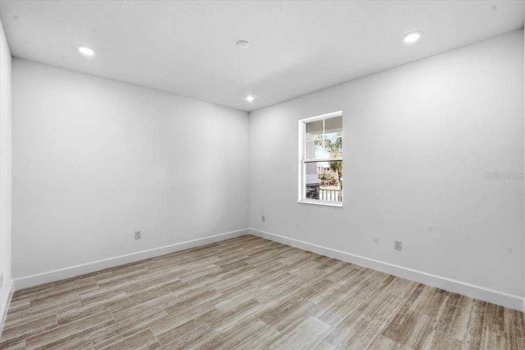 910 Signet Drive Apollo Beach, FL 33572 - Photo 13 of 34