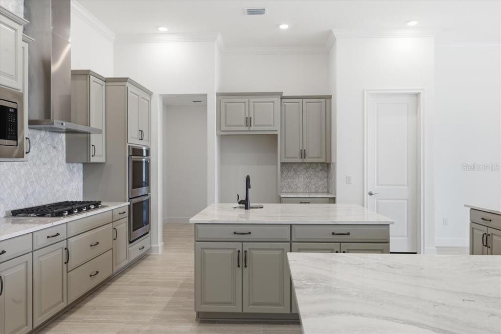 910 Signet Drive Apollo Beach, FL 33572 - Photo 8 of 34