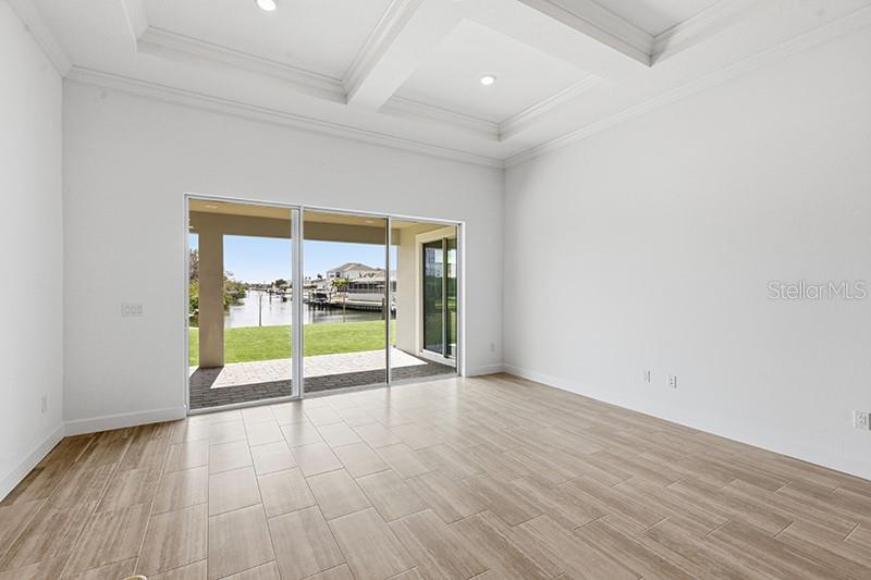 910 Signet Drive Apollo Beach, FL 33572 - Photo 9 of 34