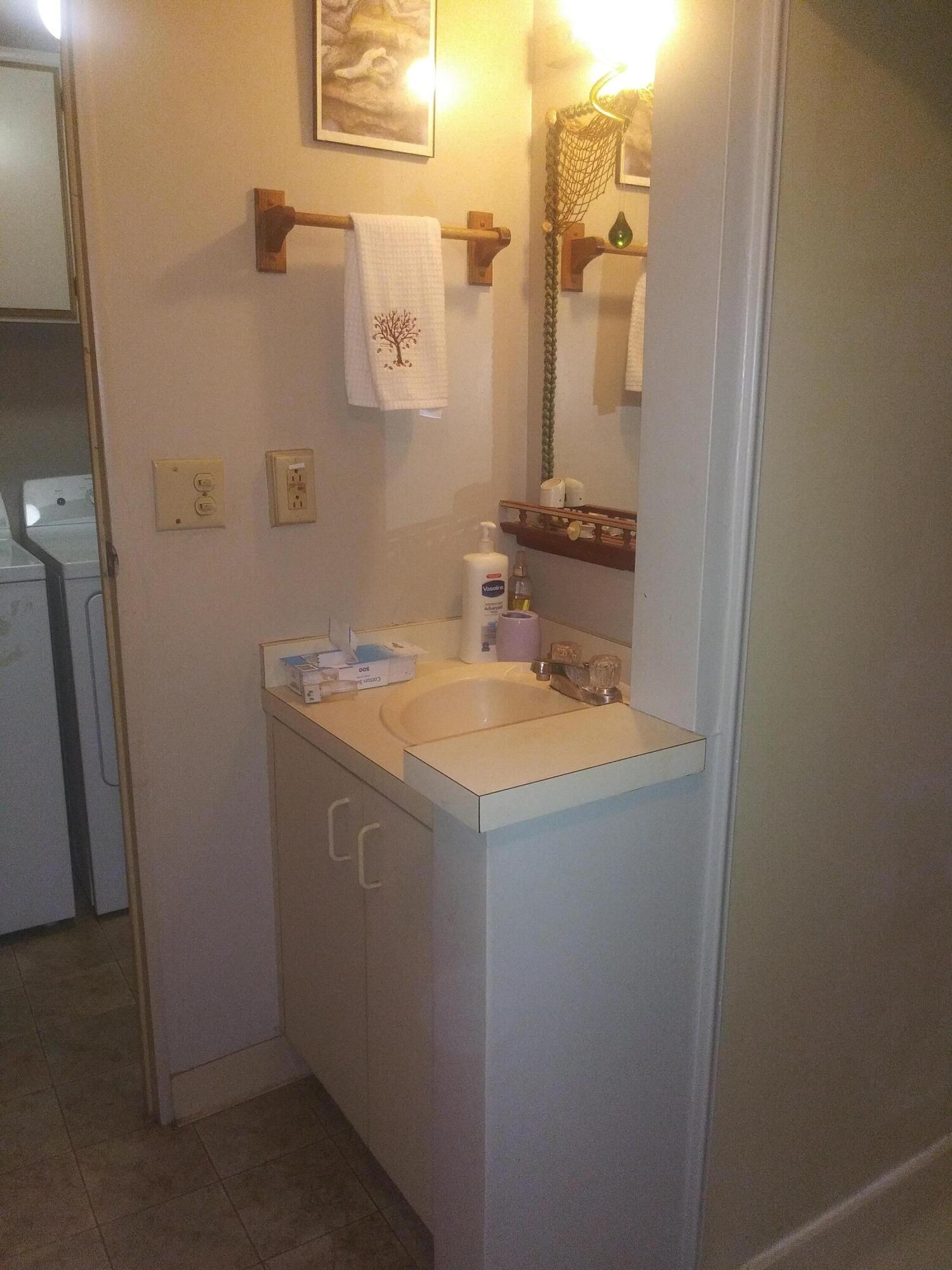 4605 Southeast Circle Way Stuart, FL 34997 - Photo 13 of 38 20211109_160913