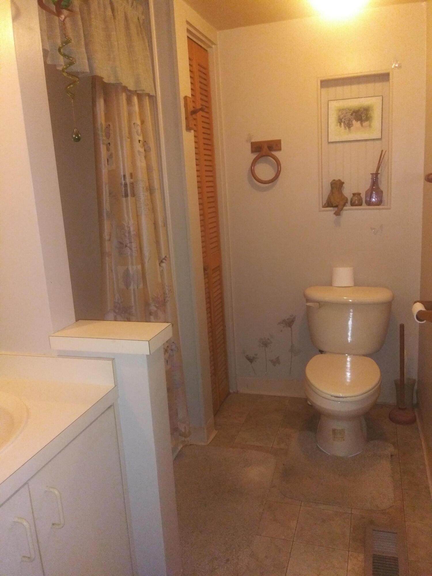 4605 Southeast Circle Way Stuart, FL 34997 - Photo 14 of 38 20211109_160925