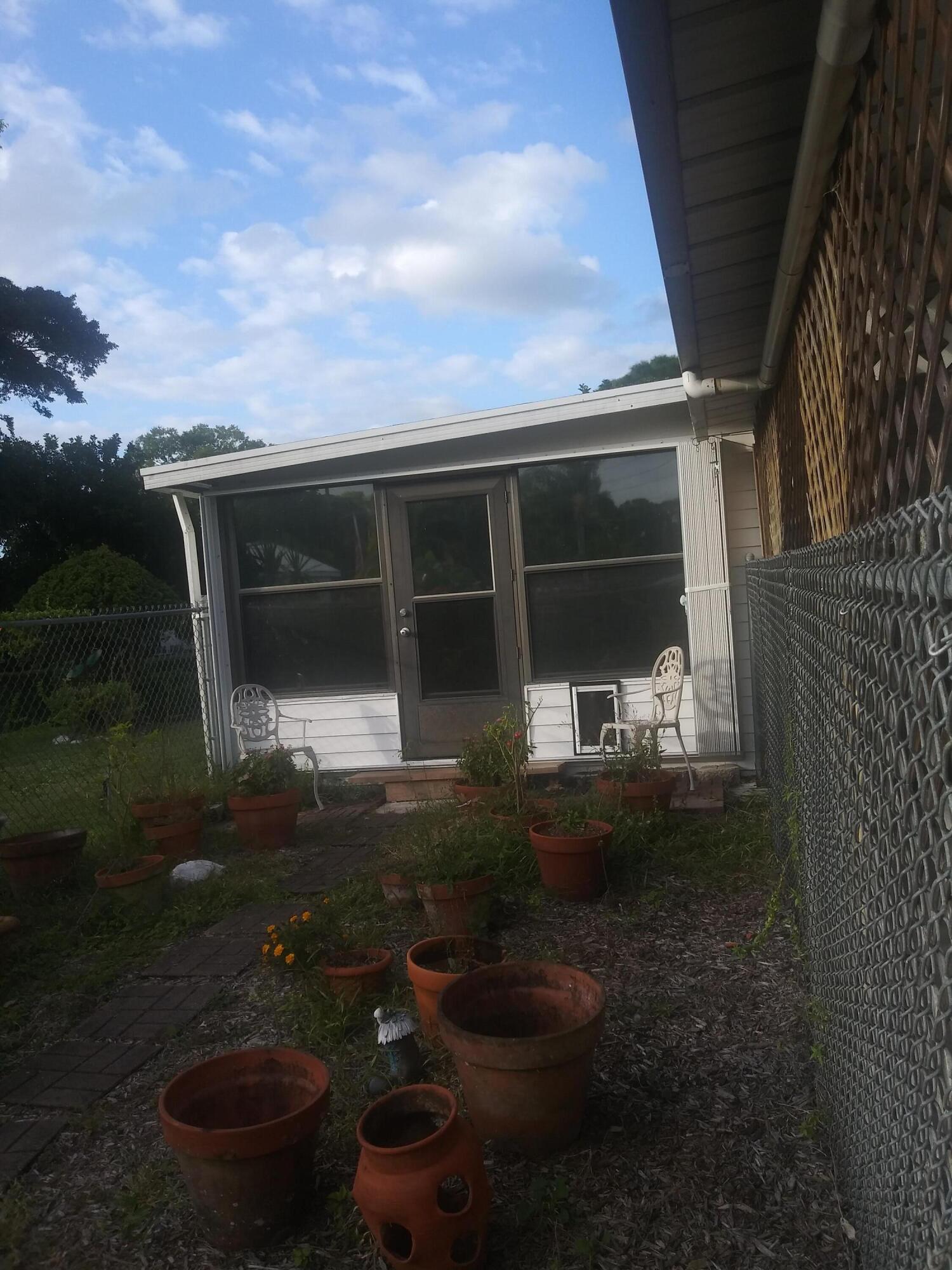 4605 Southeast Circle Way Stuart, FL 34997 - Photo 3 of 38 20211109_160633_HDR