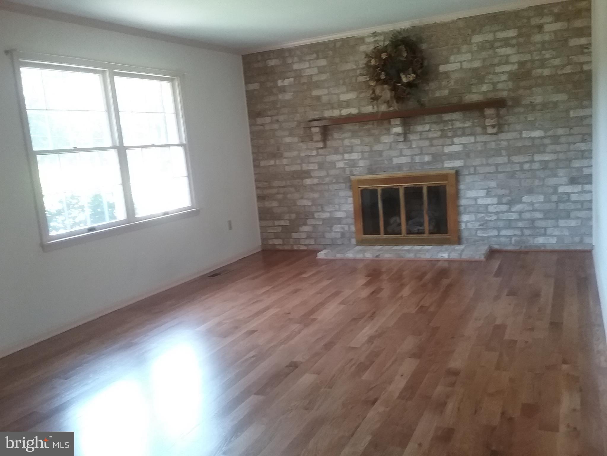 7857 Radcliffe Road Chestertown, MD 21620 - Photo 14 of 29 Living Room